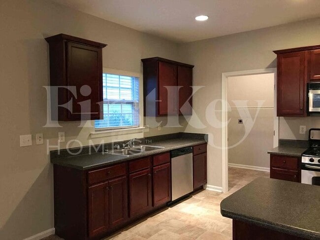 Building Photo - 1088 Fairbank Ln