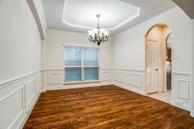 Building Photo - 13085 Llano Ave