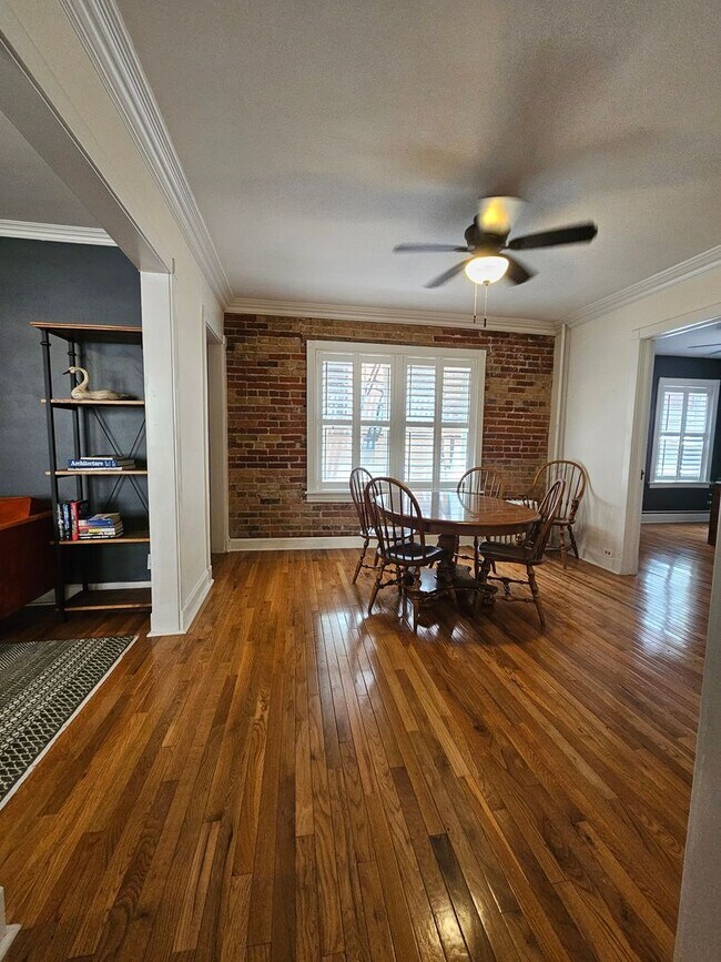 Building Photo - Cap Hill Beautiful 2 Bed Charming and Light Filled condo in the Blenheim