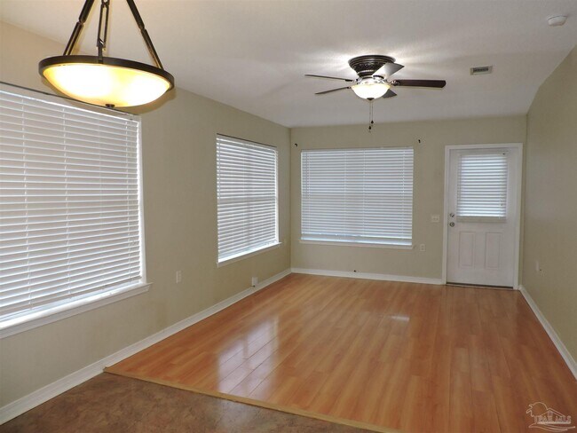 Building Photo - 8110 Heirloom Dr