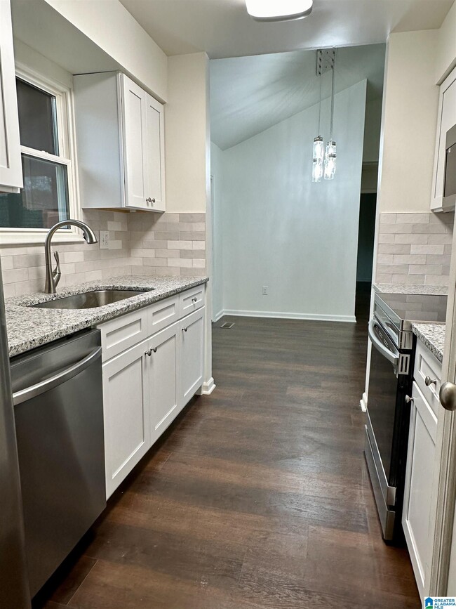 Building Photo - 2413 Pentland Dr