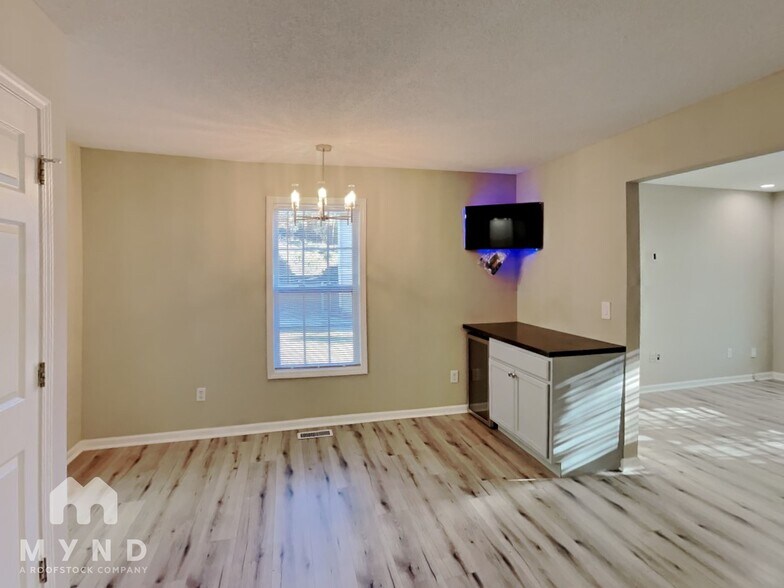 Building Photo - 107 Huntington Ct