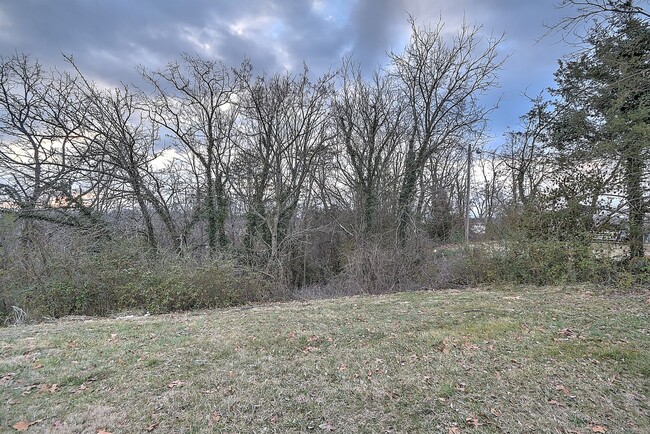 Building Photo - 108 Cottonwood Dr