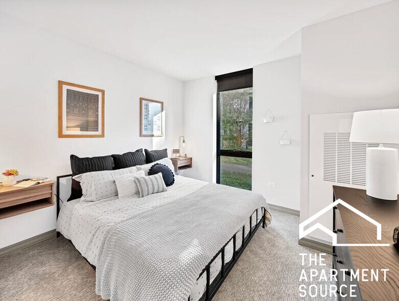 Building Photo - 2155 N Elston Ave