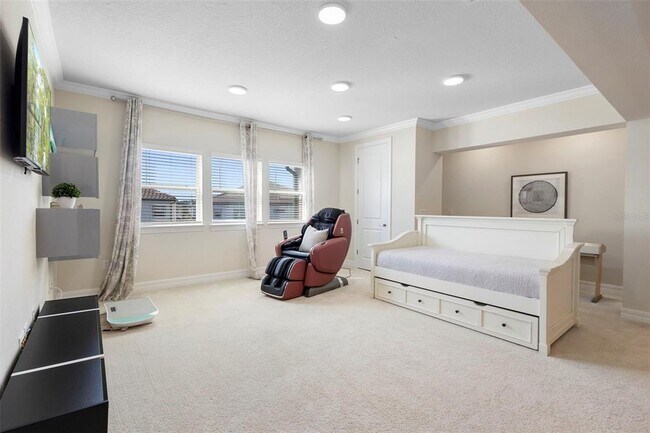 Building Photo - 8000 Leaf Grv Cir