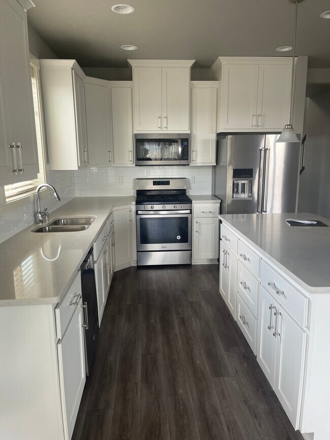 Building Photo - Pierre