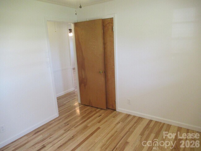 Building Photo - 1330 Davis Rd