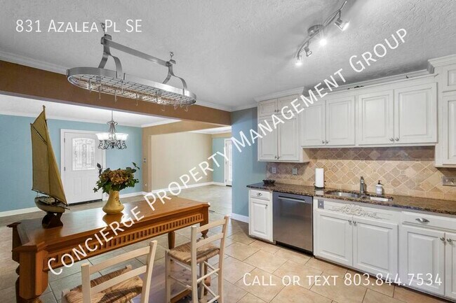 Building Photo - 831 Azalea Pl SE
