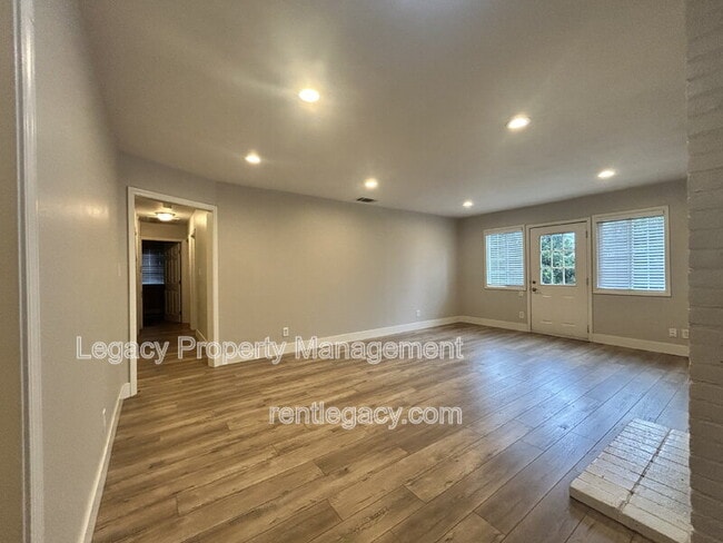 Building Photo - 1316 Sebastian Way