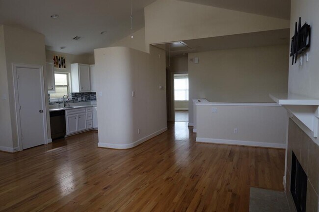 Building Photo - 3605 Main Plaza Dr