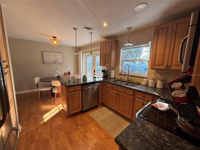 Building Photo - 3066 19th Pl SW