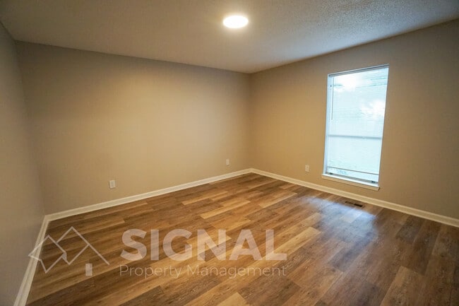 Building Photo - 1312 Winola Ln