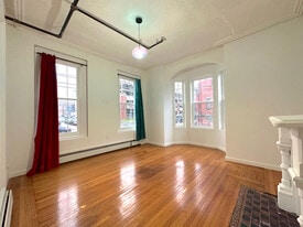 Building Photo - 58 Dubois St