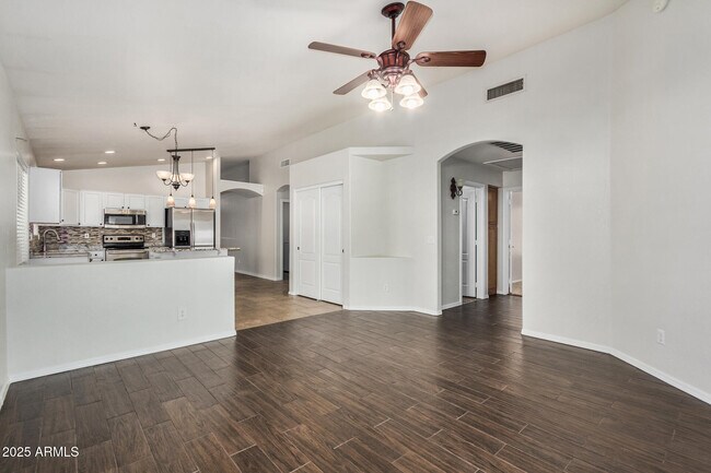 Building Photo - 1122 W Morelos St