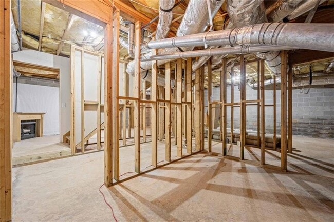 Building Photo - 219 Deerhill Dr