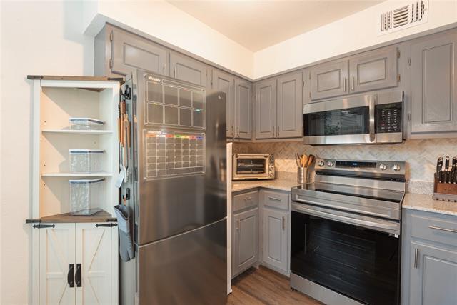 Building Photo - 843 Dublin Dr