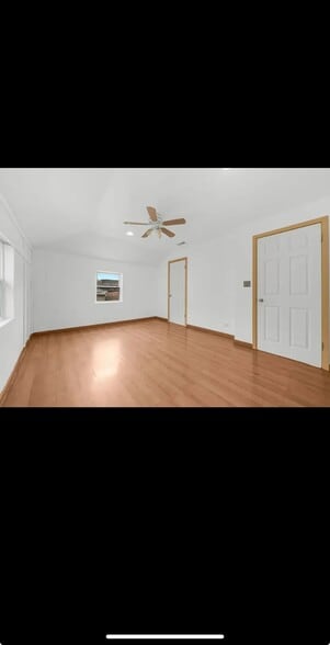Building Photo - 3841 S Lowe Ave