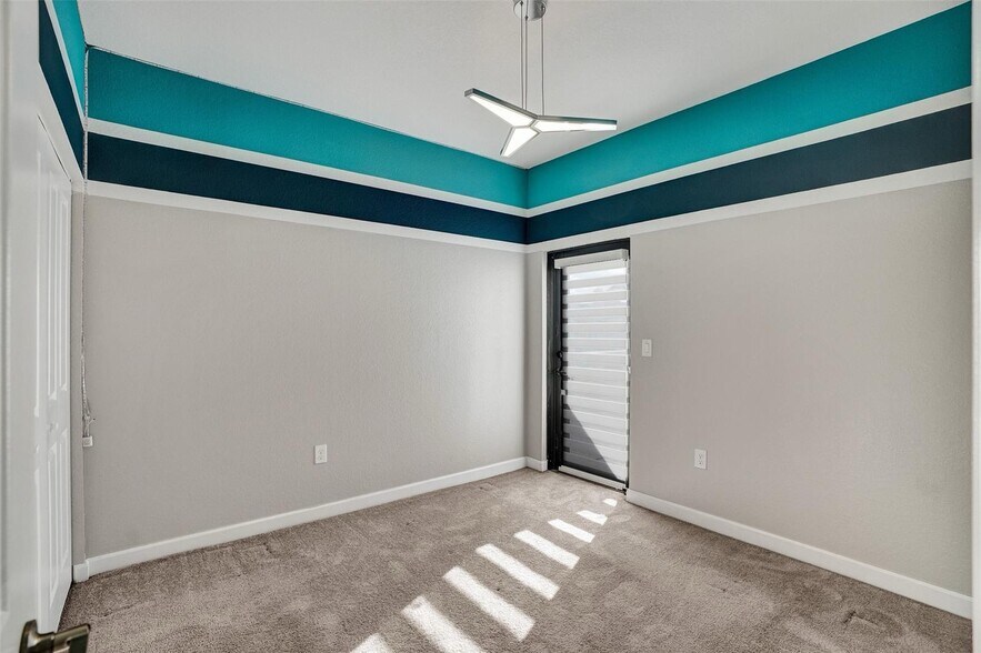 Building Photo - 389 NE 208th Ter