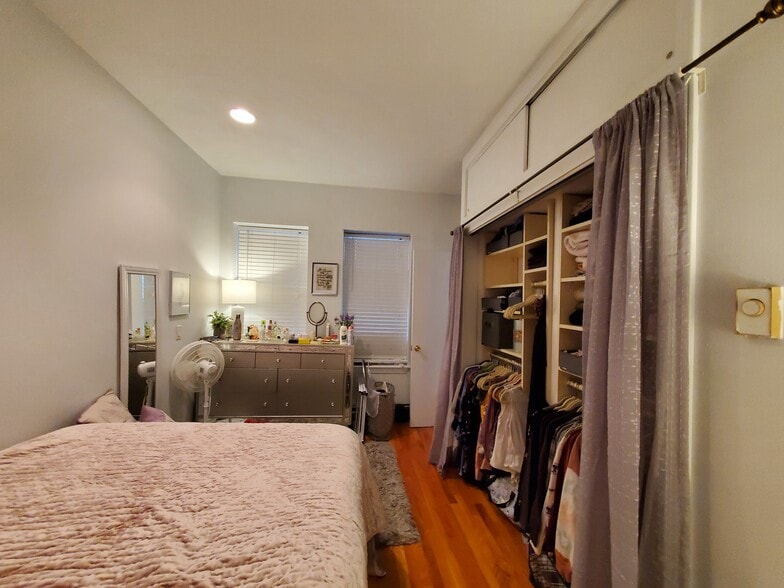 Building Photo - 35 Westland Ave