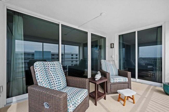 Building Photo - 911 Ocean Dr