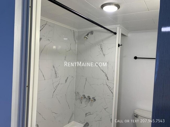 Building Photo - 1084 School St