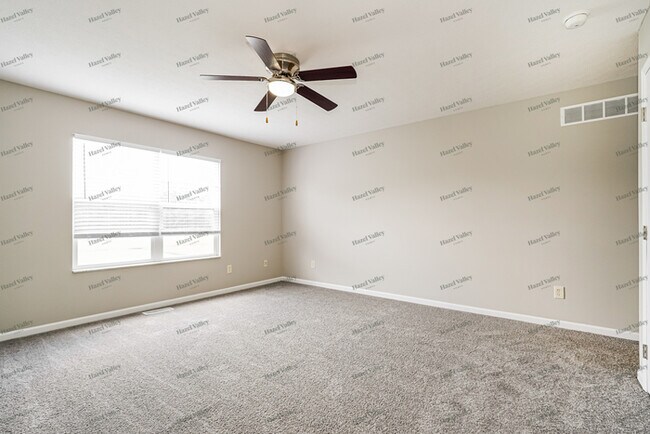 Building Photo - 855 Mueller Dr