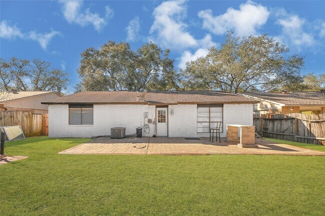 Building Photo - 4350 Kacee Dr