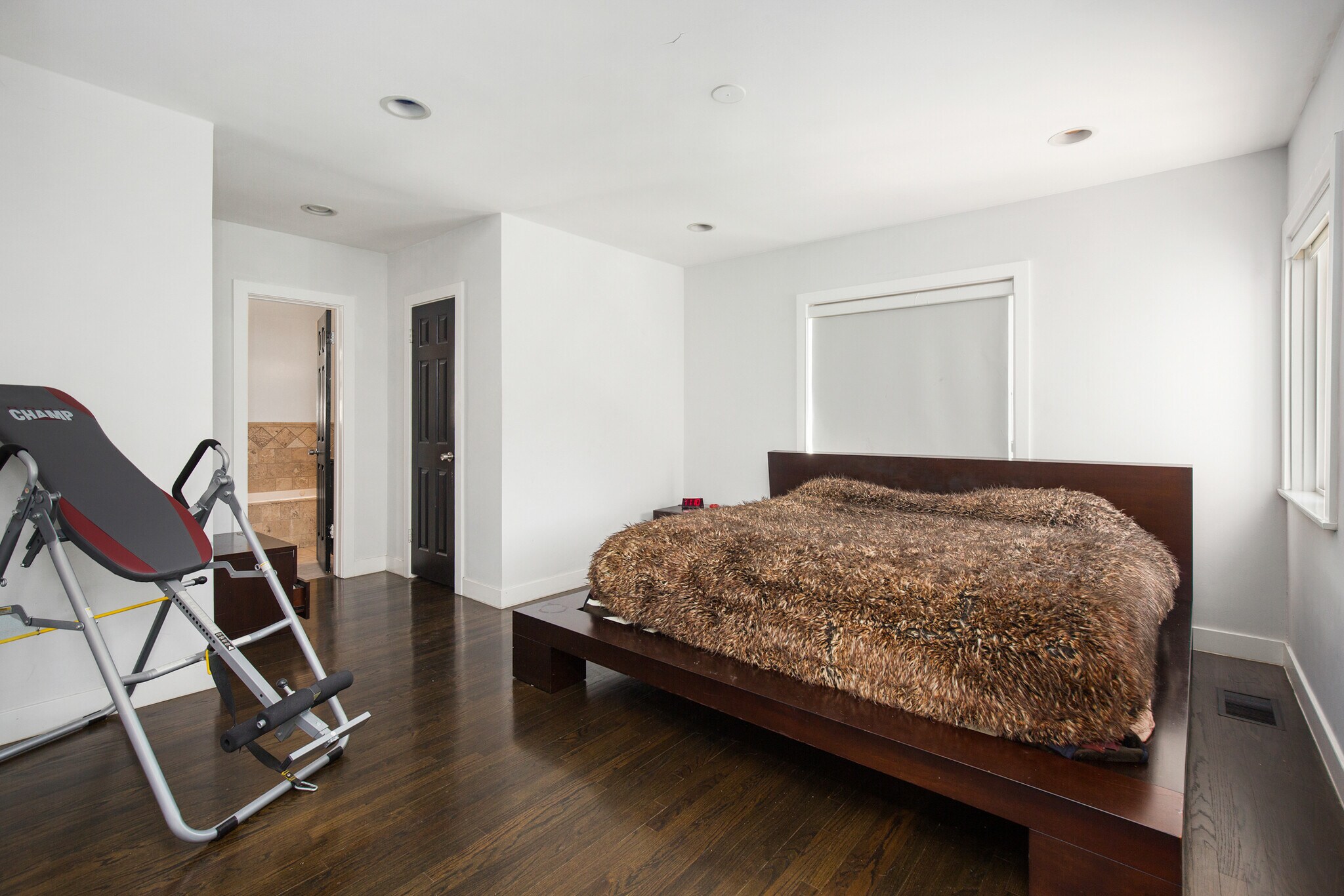 Building Photo - 4007 Sumac Dr