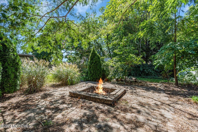 Building Photo - 105 Longfellow Ave