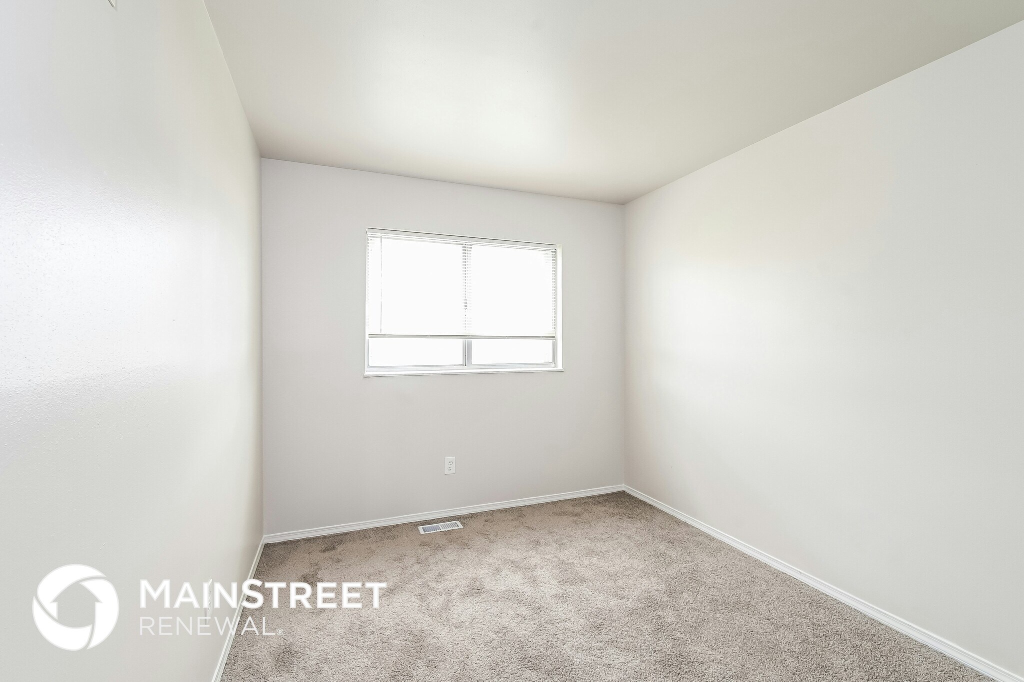 Building Photo - 4 Inverness Ct