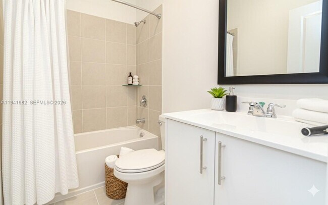 Building Photo - 2646 SE 27th Dr