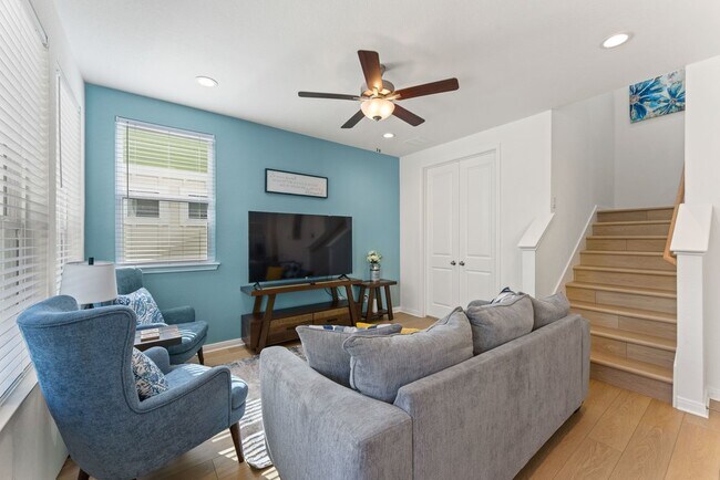 Building Photo - 2119 Hofstaat