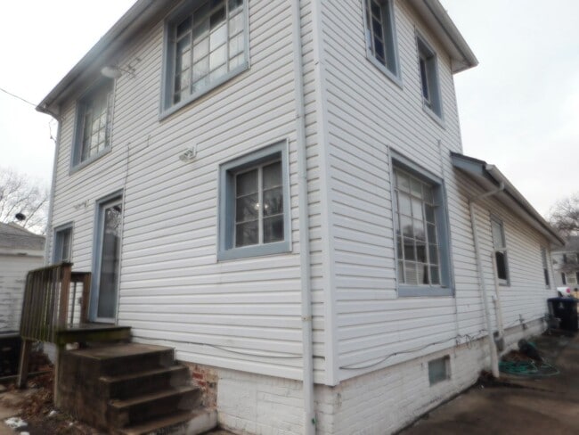 Building Photo - 4 Bedroom Home in El Dorado minutes from D...