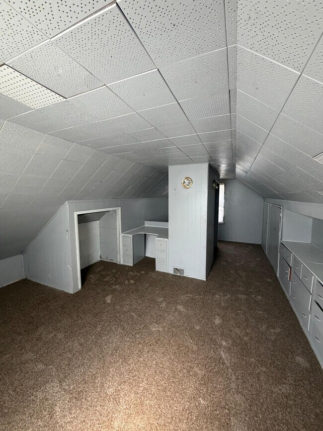 Building Photo - 15762 Strathmoor St