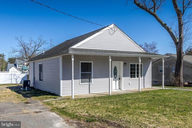 Building Photo - 311 Pine St