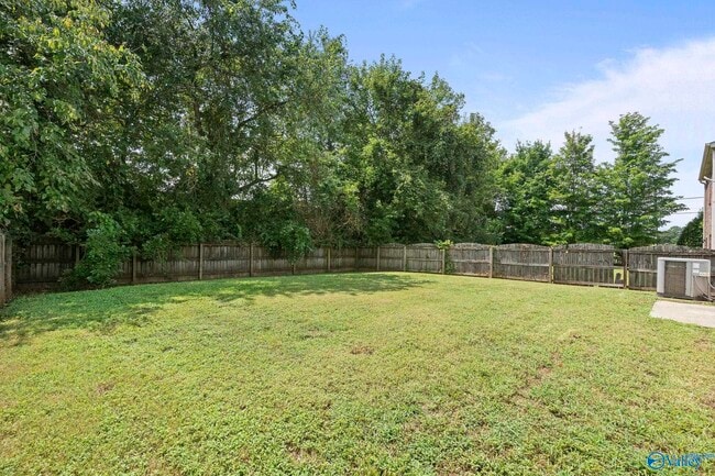 Building Photo - 102 Whitestone Dr NE