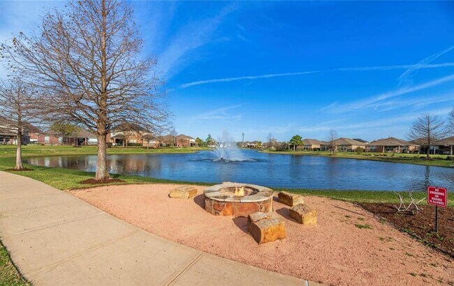 Building Photo - 15219 Bartlett Landing Dr