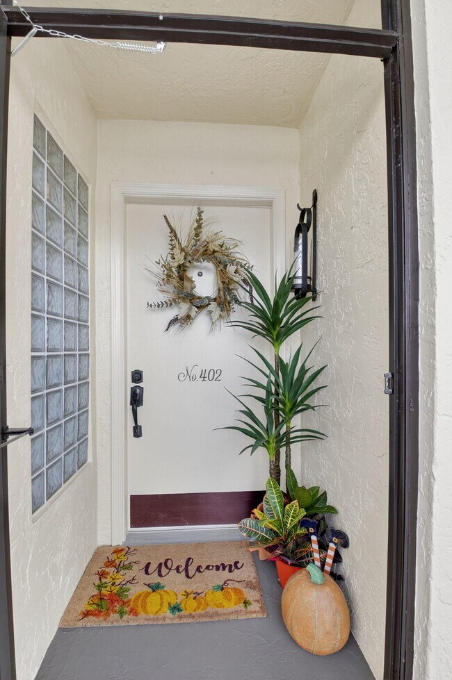 Building Photo - 23279 Barwood Ln N