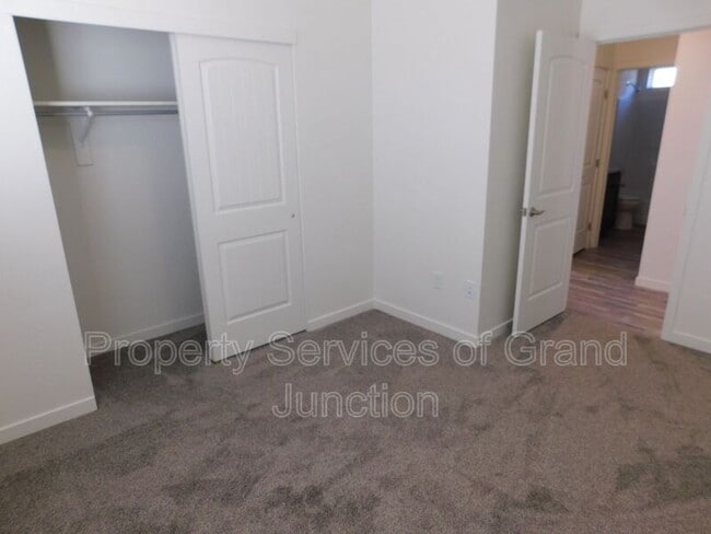 Building Photo - 2354 Zion Cyn Ave