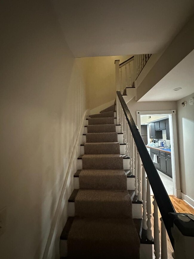 Building Photo - 813 Maine St