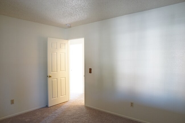 Building Photo - 68295 Risueno Rd