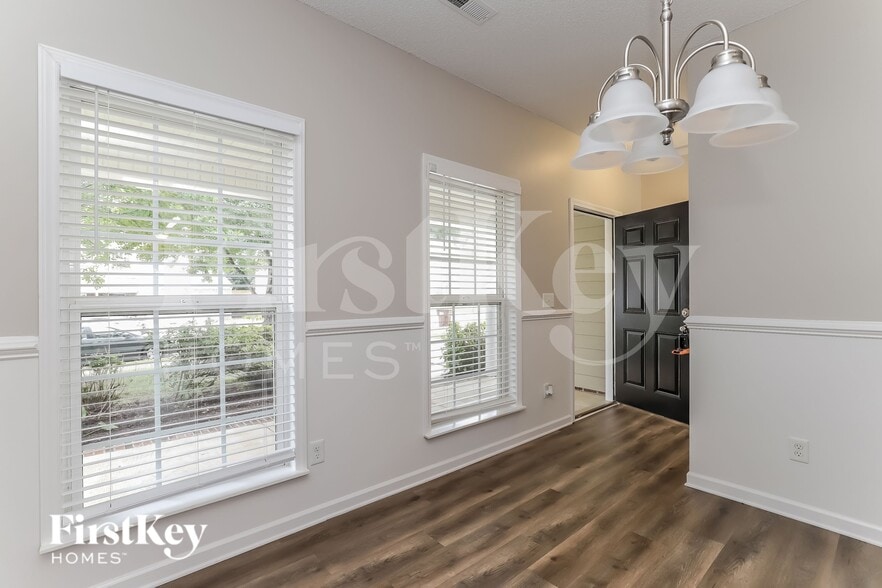 Building Photo - 3740 Cottesmore Dr
