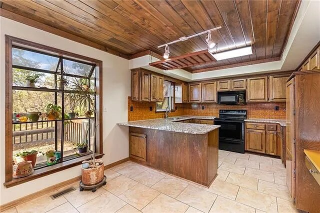 Building Photo - 5710 NW Verlin Dr