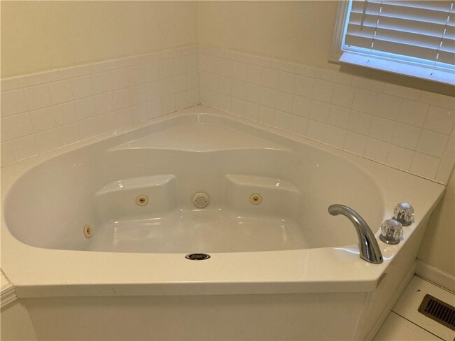 Building Photo - 12 Trevor Trail