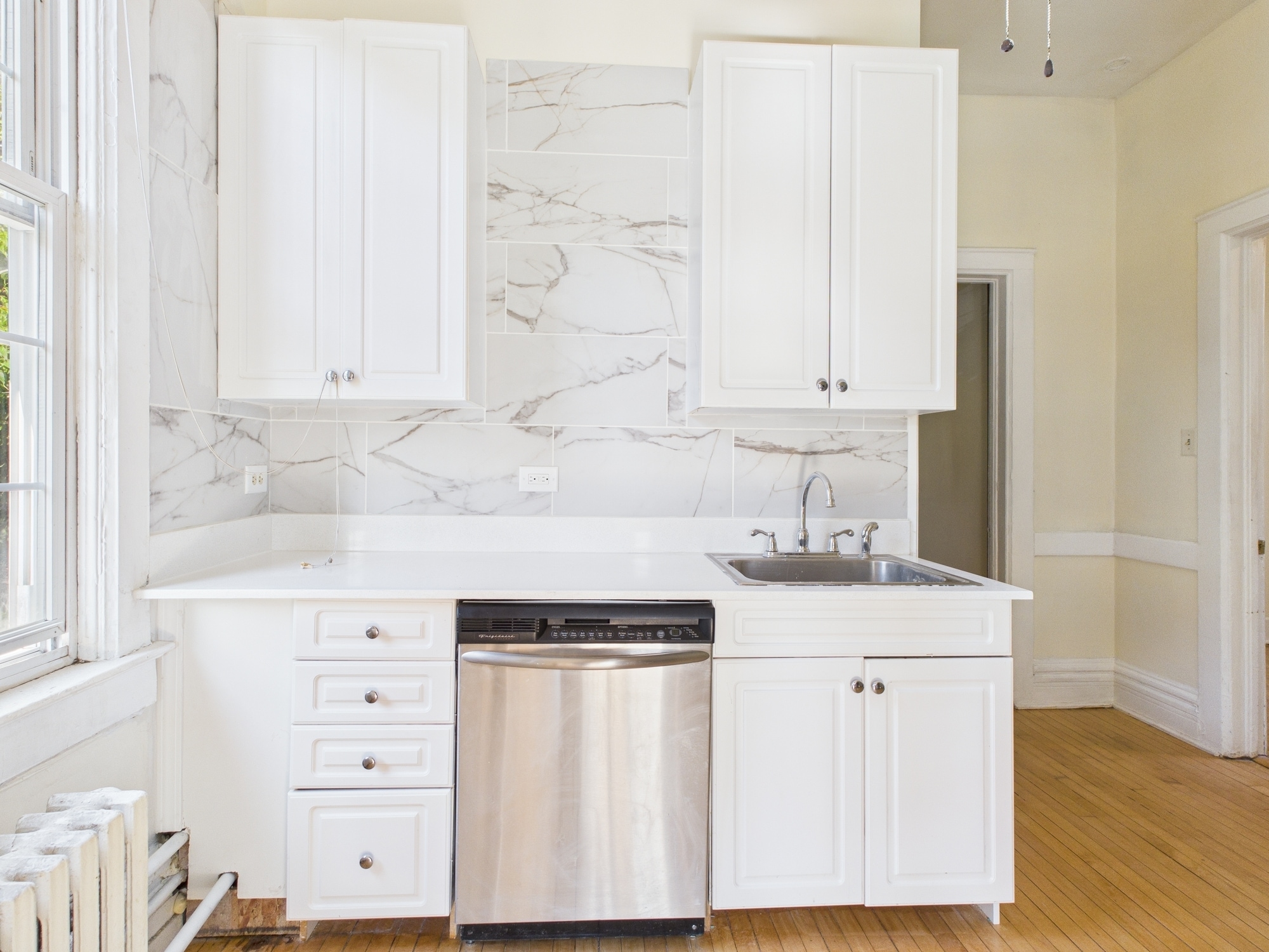 Building Photo - 1541 W Barry Ave