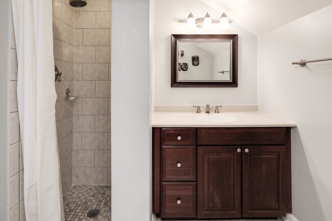 Building Photo - 3281 S Stafford St