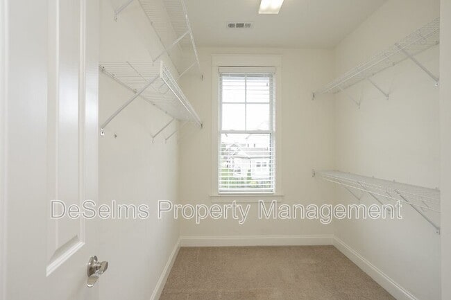 Building Photo - 3866 Somers Ln