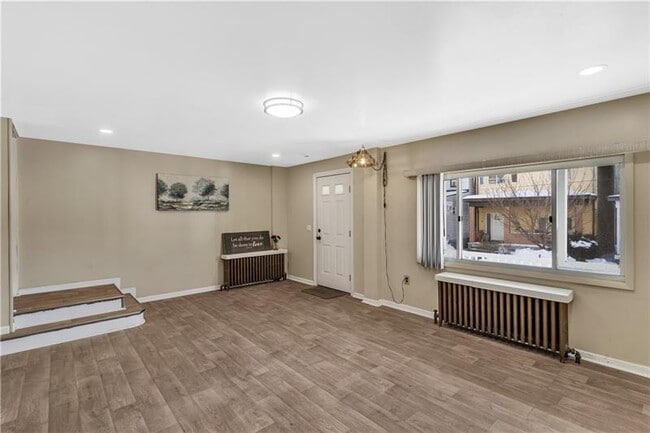 Building Photo - 1920 Middle St