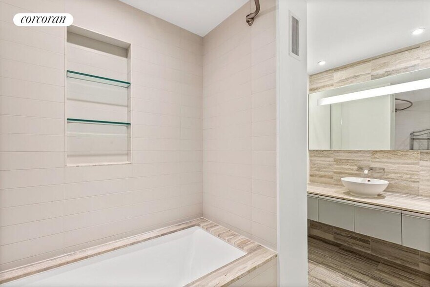 Building Photo - 322 W 57th St