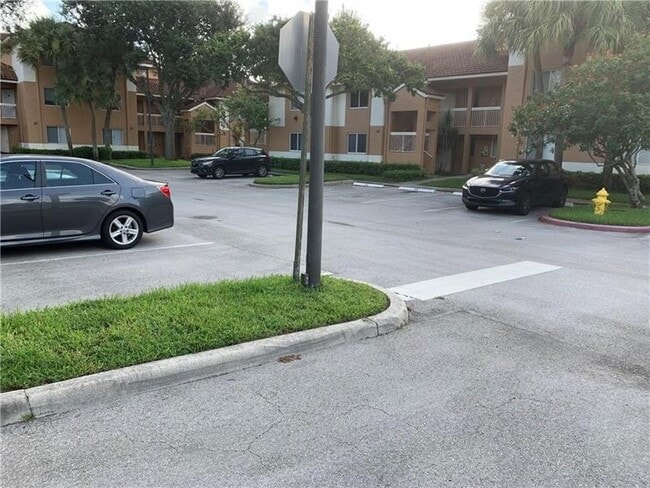 Building Photo - 755 NW 92nd Ave